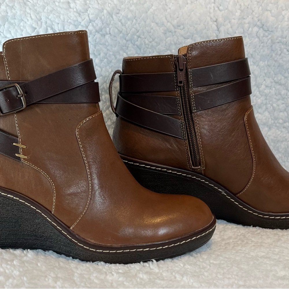 Sofft Tan Leather Wedge Ankle Boots